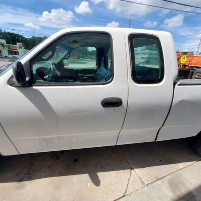 This is the 2001 service truck I bought with +200 K miles. The seat was totally shot.