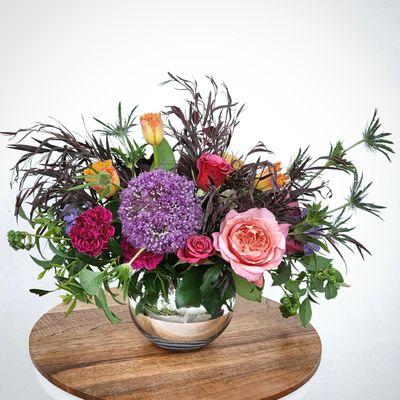 Daily deliveries of unique, designer's choice floral arrangements