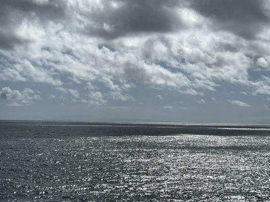 Can see Molokai & Maui (Haleakala)