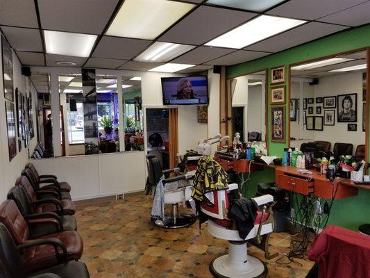 Dennis's Barber Shop