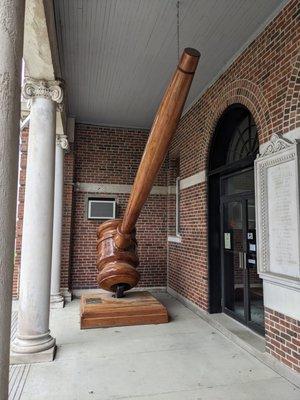 World's Largest Gavel, Marshall