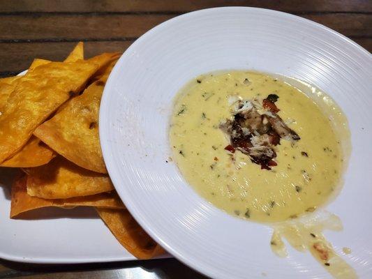 Crab queso. Some of the flour chips were a little chewy but overall was fantastic! Dip your fries in the queso.