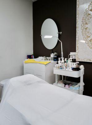 Molly, Esthetician room