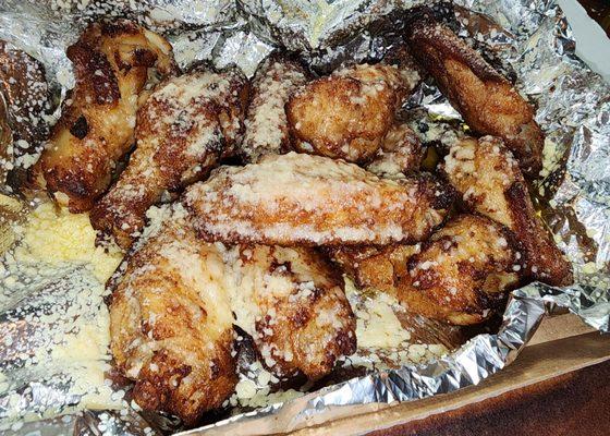 Garlic Parm Chicken Wings