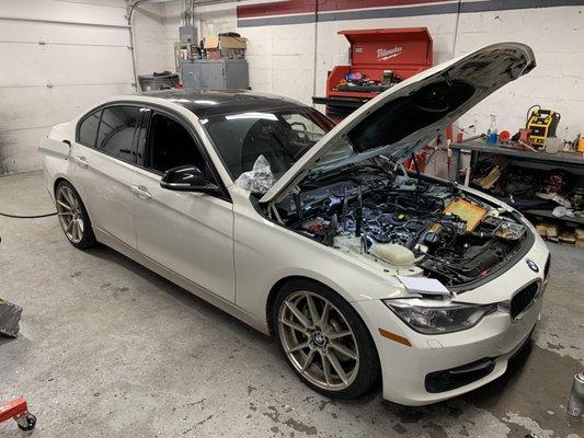 335i in for a leaky valve cover gasket & oil filter housing seal.