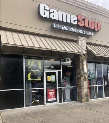 11/21/20. This is the GameStop next to Walk-On's on Youree Drive.