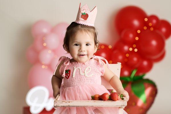 Strawberry themed cake smash photography session in santee 92071