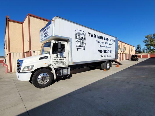 26' box truck. Move out day