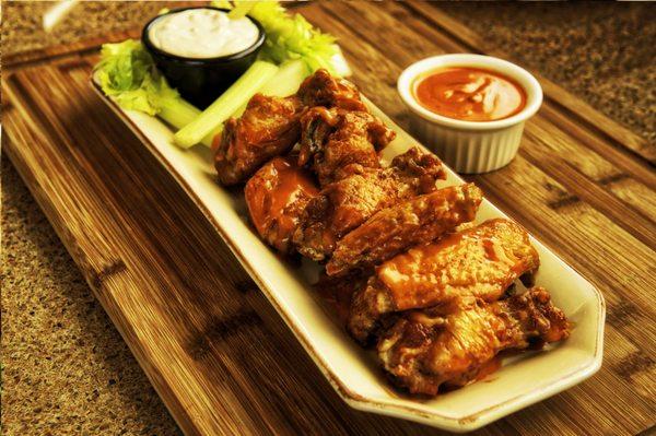 We do chicken wings right at Pat's Pizzas. Try one of our many mouthwatering flavors today!