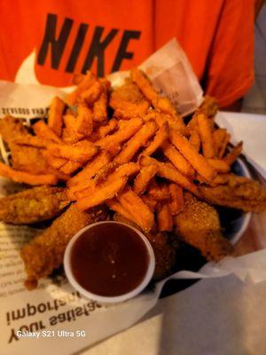 Wings and sweet potato fries