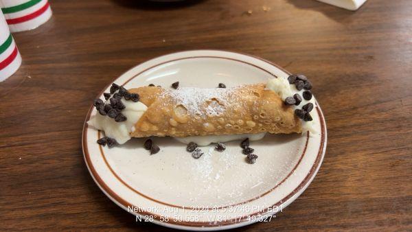 Cannolis $4