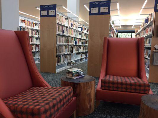 Comfy chairs for reading. A really nice and peaceful atmosphere.