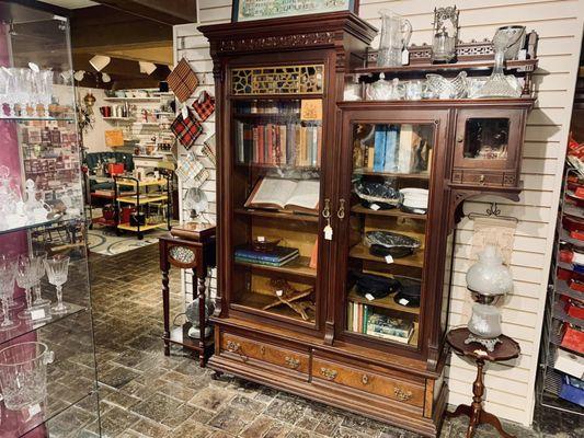 Worthington Antiques and Collectibles