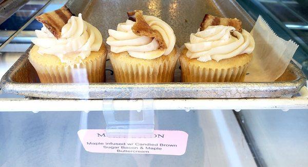 3'5'19 Maple Bacon Cupcakes