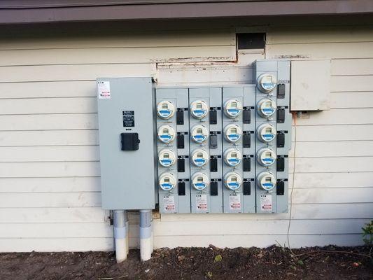 Apartment building main electrical service, main breaker, meter socket replacement