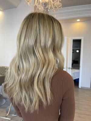 Balayage + babylights by janine