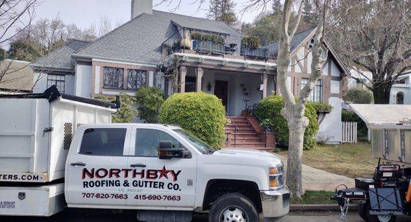 GAF TIMBERLINE HDZ - Color: Pewter Grey 

San Anselmo, Ca. 

#NORTHBAY #ROOFING #GUTTERS #GAF #MASTERELITE