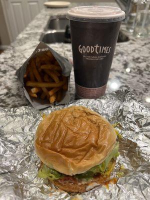 Deluxe Cheeseburger, Wild Fries, Soft Drink