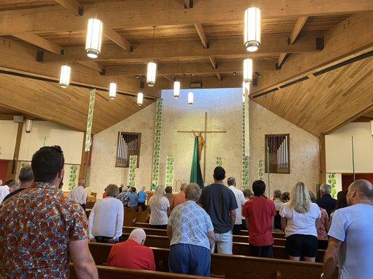 The beautiful sanctuary welcomed us and we enjoyed reading the songs words in Spanish and English projected on the wall of the sanctuary.