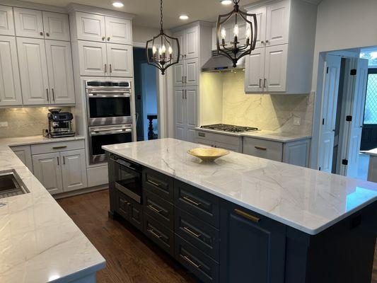 New kitchen countertop, and backsplash