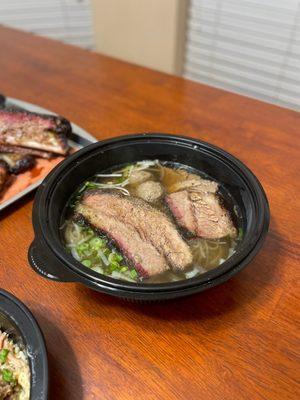 ig: @whatsviveating  |  brisket pho