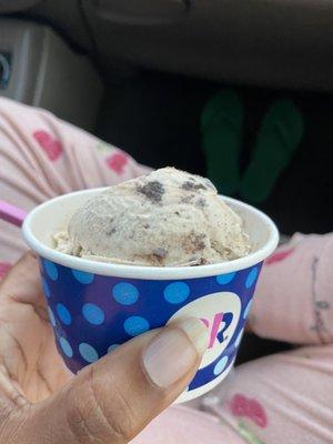 Cookies & cream scoop