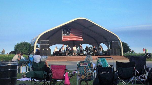 The Groove Council performing Classic Soul, Funk, Motown, & R&B songs for the 2017 Music on the Lake Concert Series