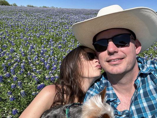 Bluebonnets and smooches