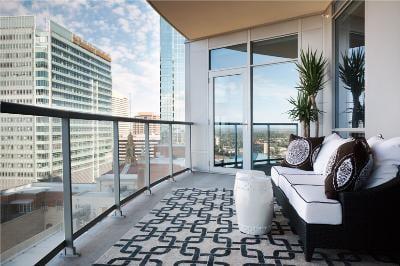 Patio of 44 Monroe Apartments in Phoenix, AZ.