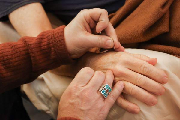 Encircle Acupuncture