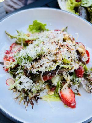 Marin salad with fresh strawberries