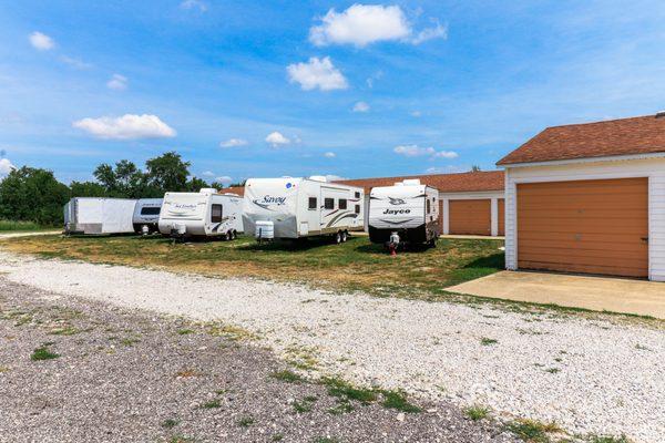 Uncovered trailer, boat, RV and vehicle storage