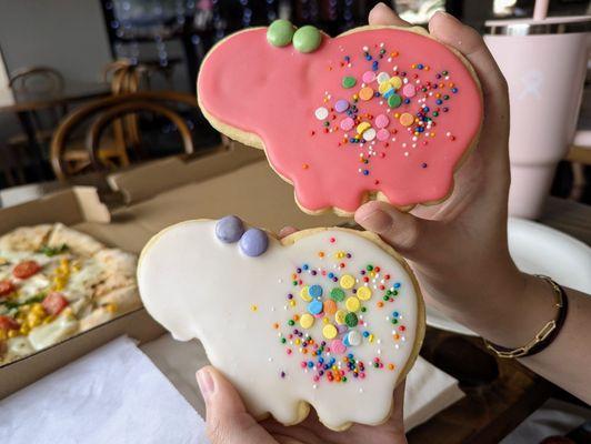 Yummy cookies from Dad's Donut & Bakery Shop.