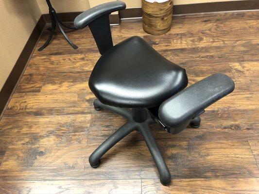 Hip rotation chair