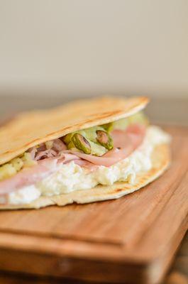 La Monella Piadina 
mortadella · stracciatella · pistachio cream