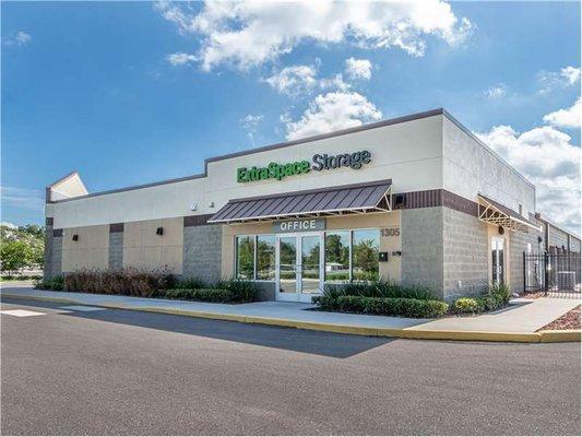 Beauty Image - Extra Space Storage at 1305 Crawford Ave, St Cloud, FL 34769