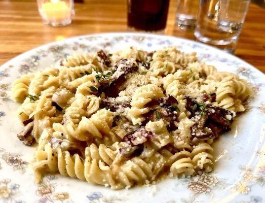 Pasta with chanterelle mushrooms