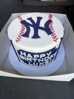 Yankees custom cake