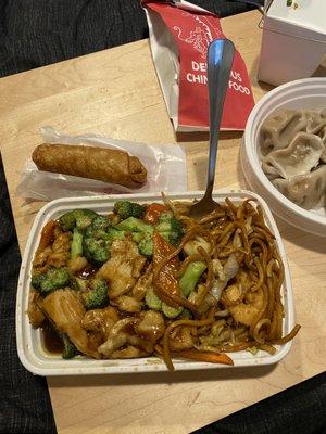 Chicken and broccoli with house Lo mein combination