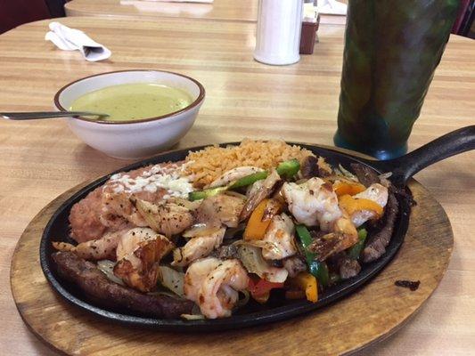 Combination fajita plate