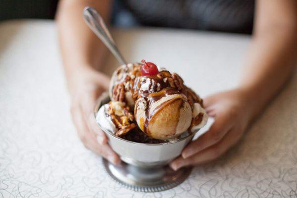 Turtle Brownie Sundae