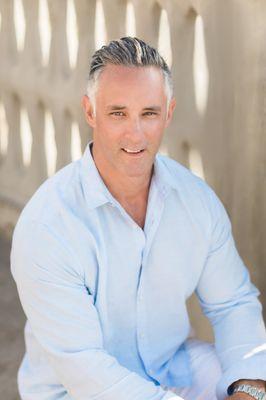 Dr. Robert Pomahac is a Los Angeles based chiropractor with a comprehensive, results-driven approach to eliminating chronic pain