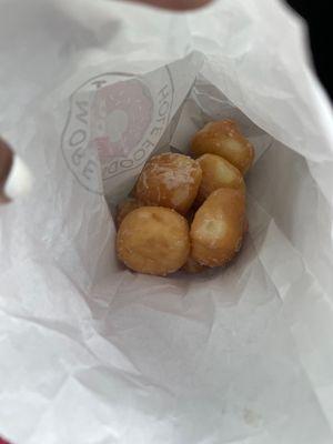 Cold ass donut holes not even fresh