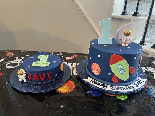 Smash cake and big cake for baby Javi's first birthday