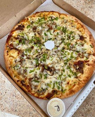 Chipotle cheesesteak XL pizza