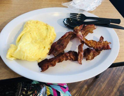 Eggs and bacon (6 pieces)) with breakfast trio