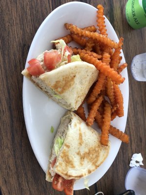 Tuna pita Sweet potato fries