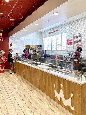 Thursday, 20 April 2023 -- Inside Smoothie King