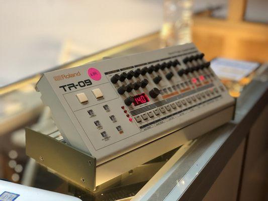 Roland TR-09