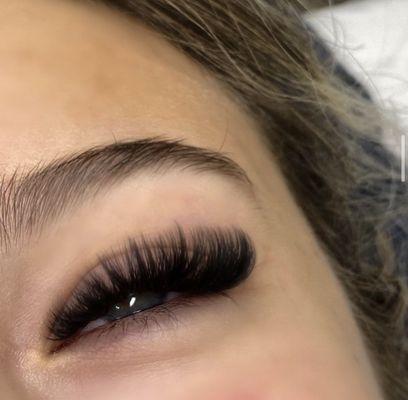 Mega Volume Lashes by Karissa